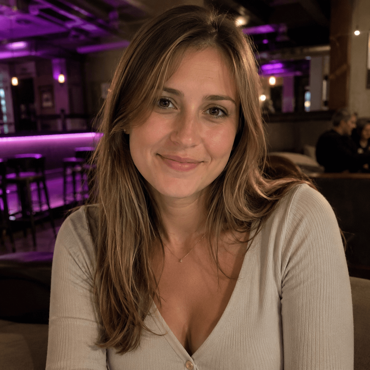 Chloe, 25