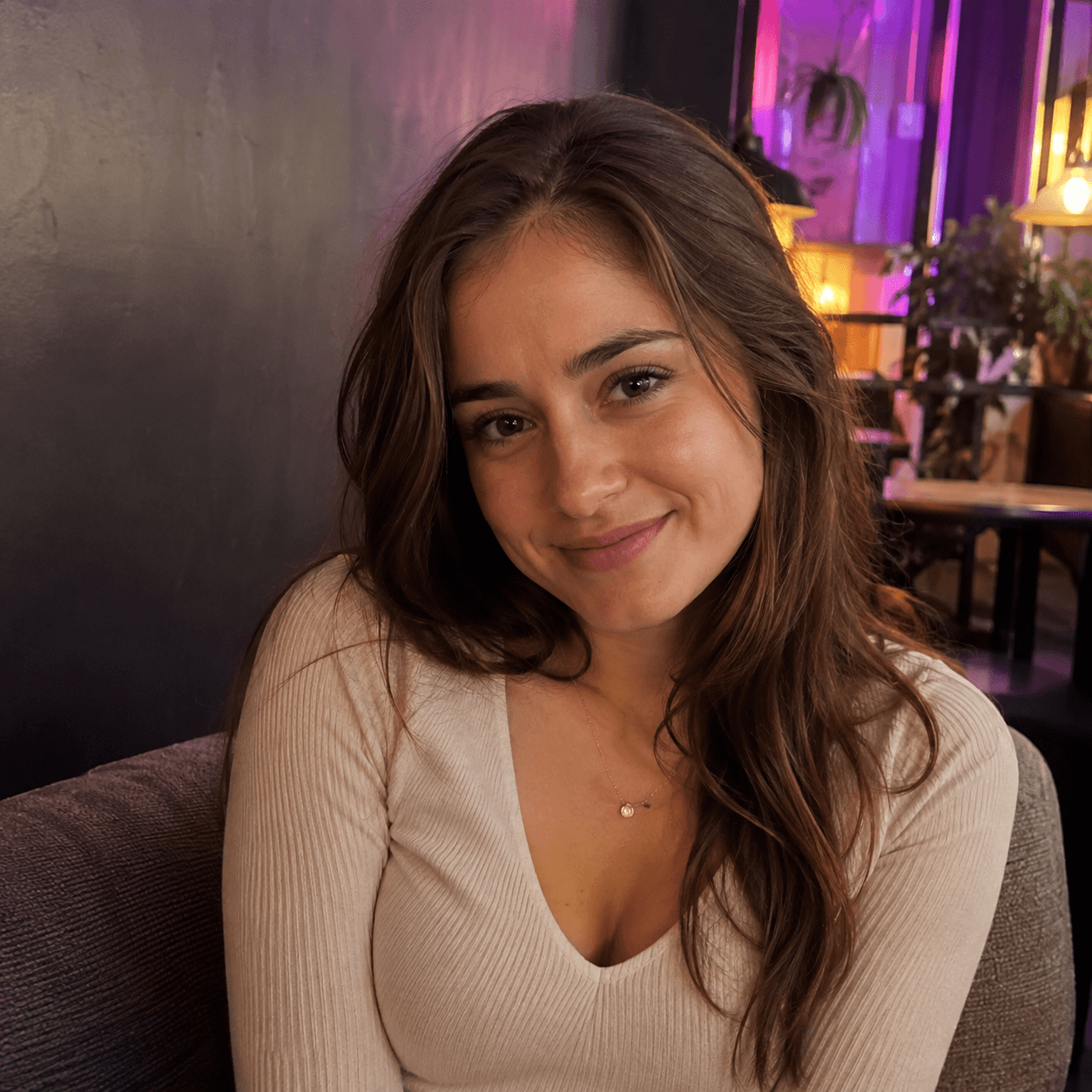 Zoe, 23